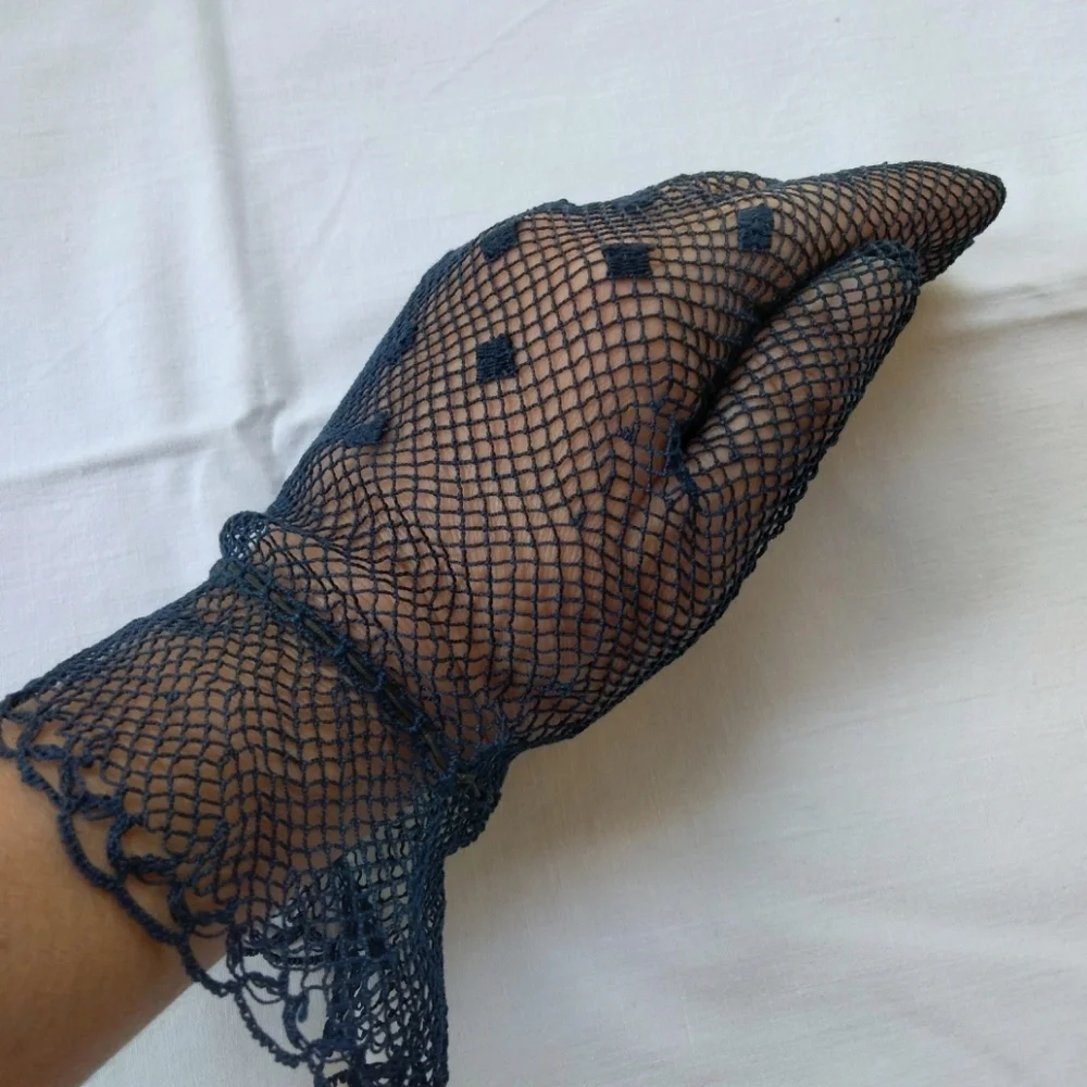 VTG Elegant Navy Blue Fishnet Lace Mesh Crochet Gloves w/ Embroidered Squares